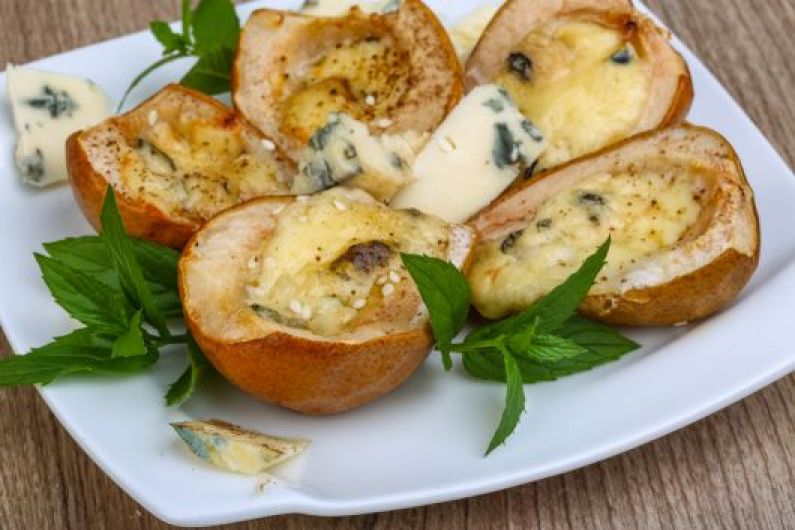 Roasted Pears with Blue Cheese 